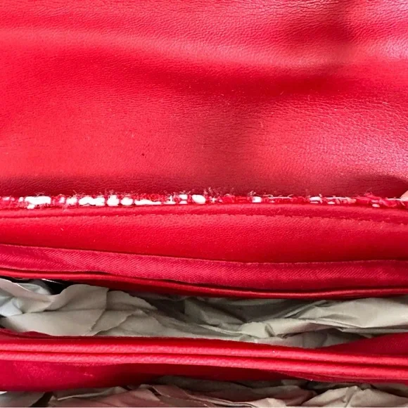 Badgley Mischka Red & White Tweed Crossbody NEW / NWT  (Retail: $149) ✨ - Picture 11 of 17